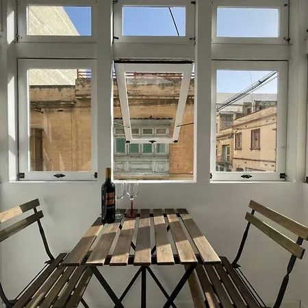 Cool - 2 Minutes From Sea *