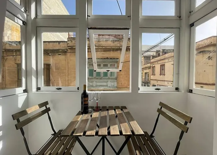 Cool - 2 Minutes From Sea *